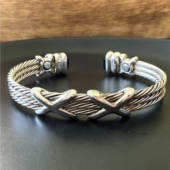 Twisted Cable cuff Bracelet with Onyx gemstones - Picture 3 of 4